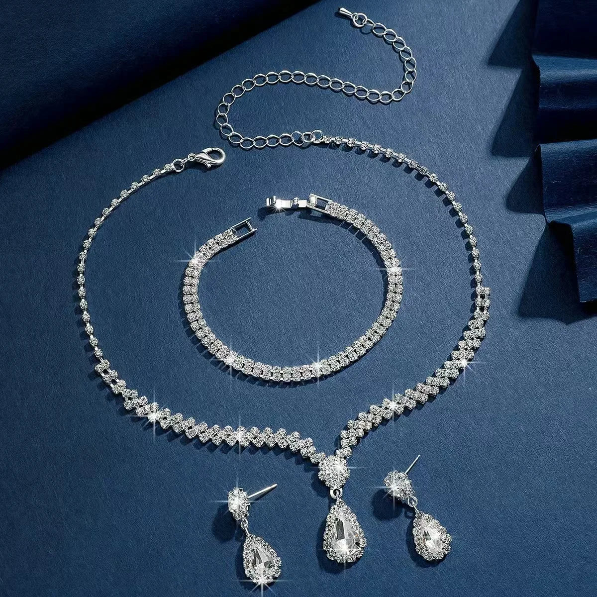 Wedding Jewelry Set for Women, Earrings, Necklace, Bracelet, Three-Piece Bridal Jewelry Set, Luxurious and High-End Accessories