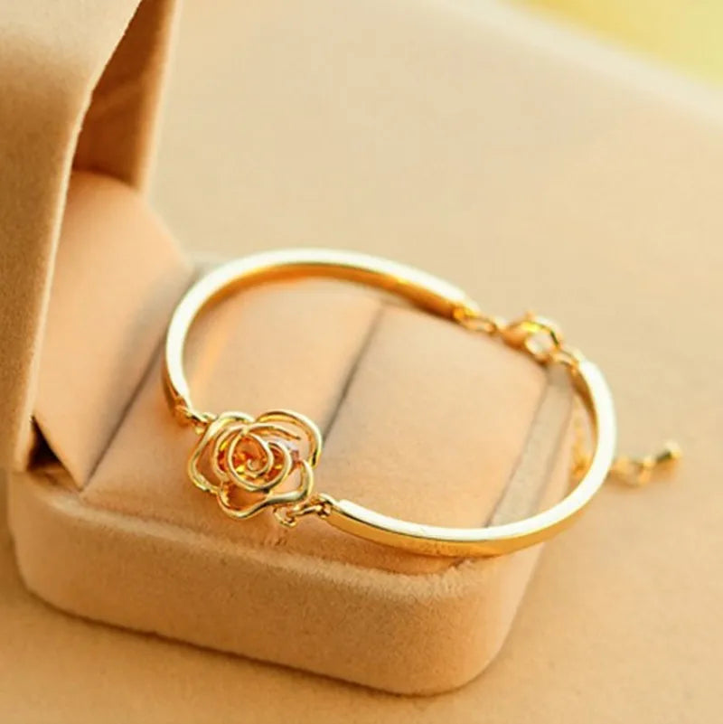 High-end Camellia Rhinestone Bracelet