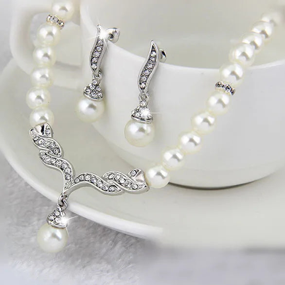 Classic Pearl Jewelry Set