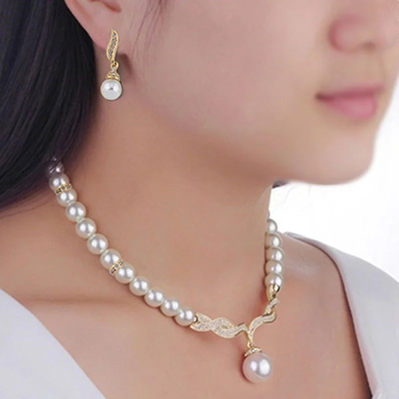 Classic Pearl Jewelry Set