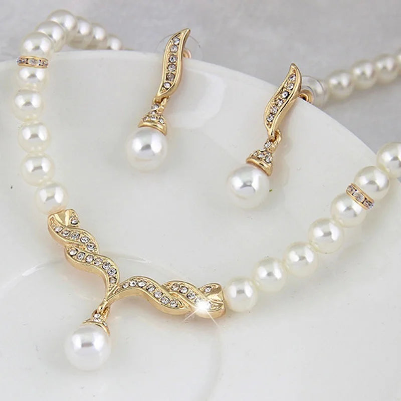 Classic Pearl Jewelry Set