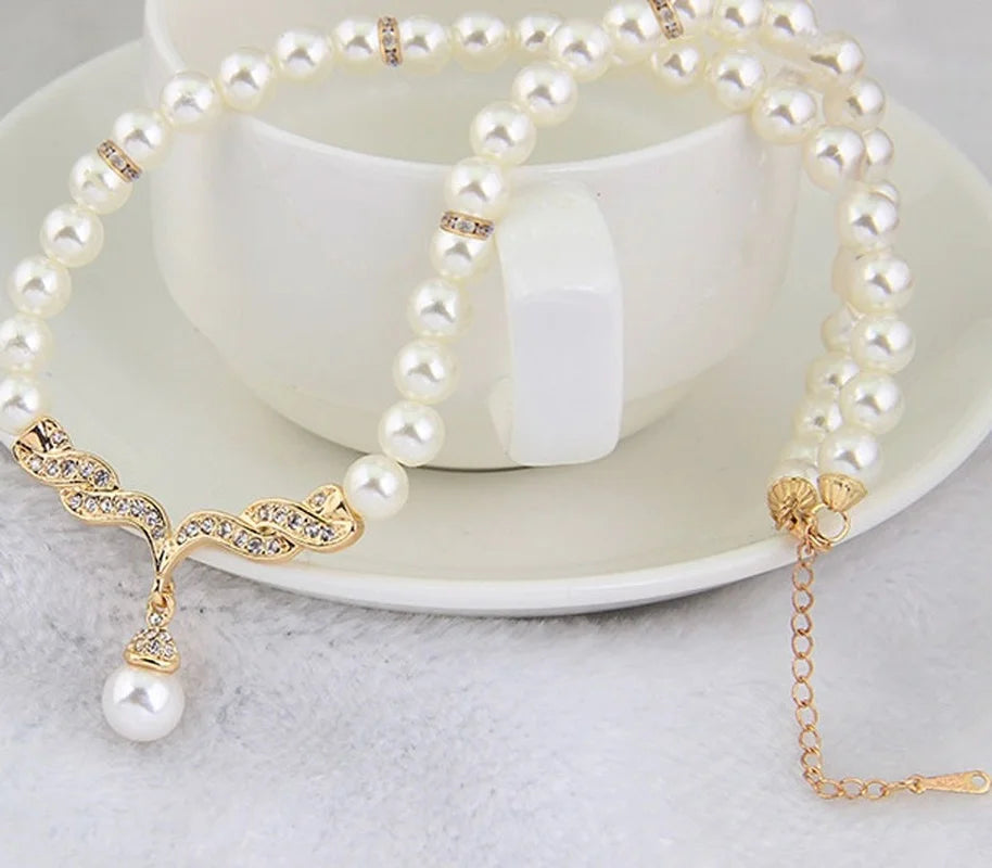 Classic Pearl Jewelry Set