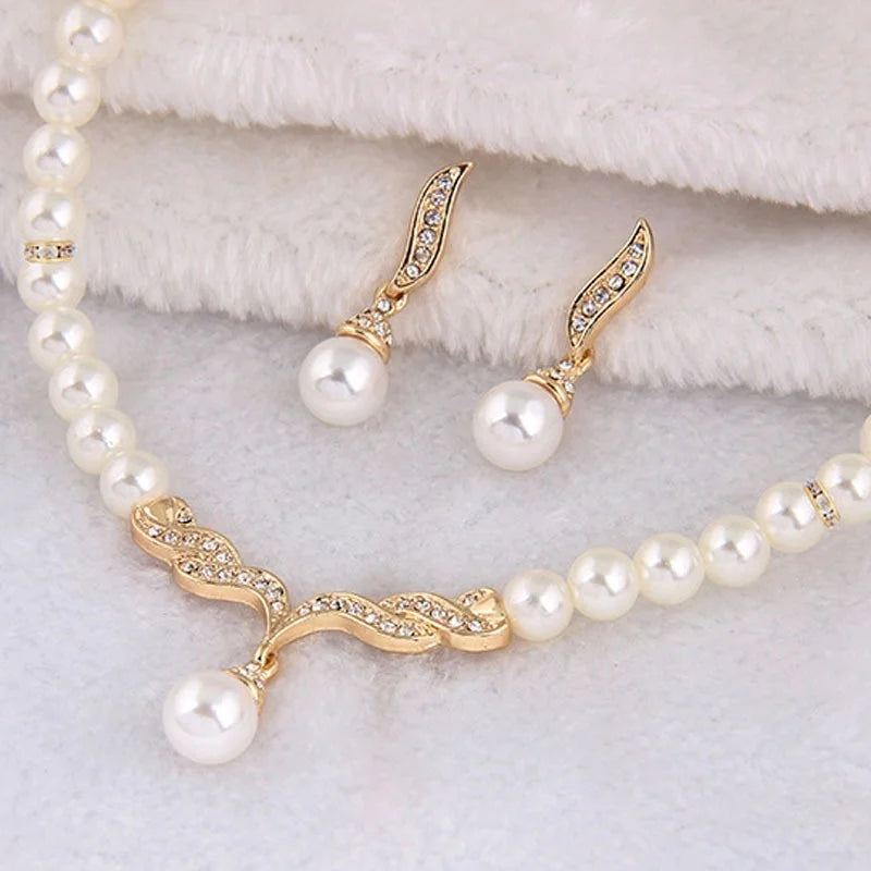 Classic Pearl Jewelry Set