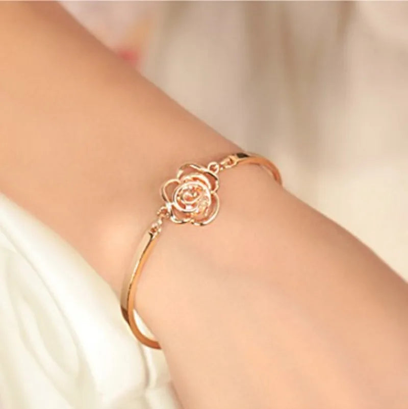 High-end Camellia Rhinestone Bracelet