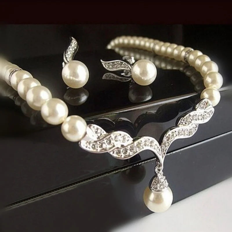 Classic Pearl Jewelry Set