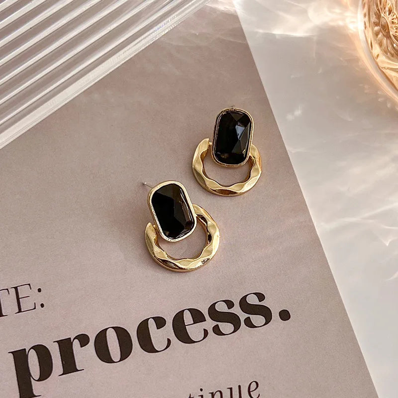 Retro Black Gem Square Earrings
