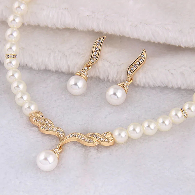 Classic Pearl Jewelry Set