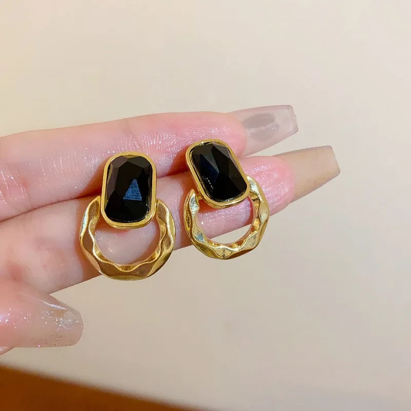 Retro Black Gem Square Earrings